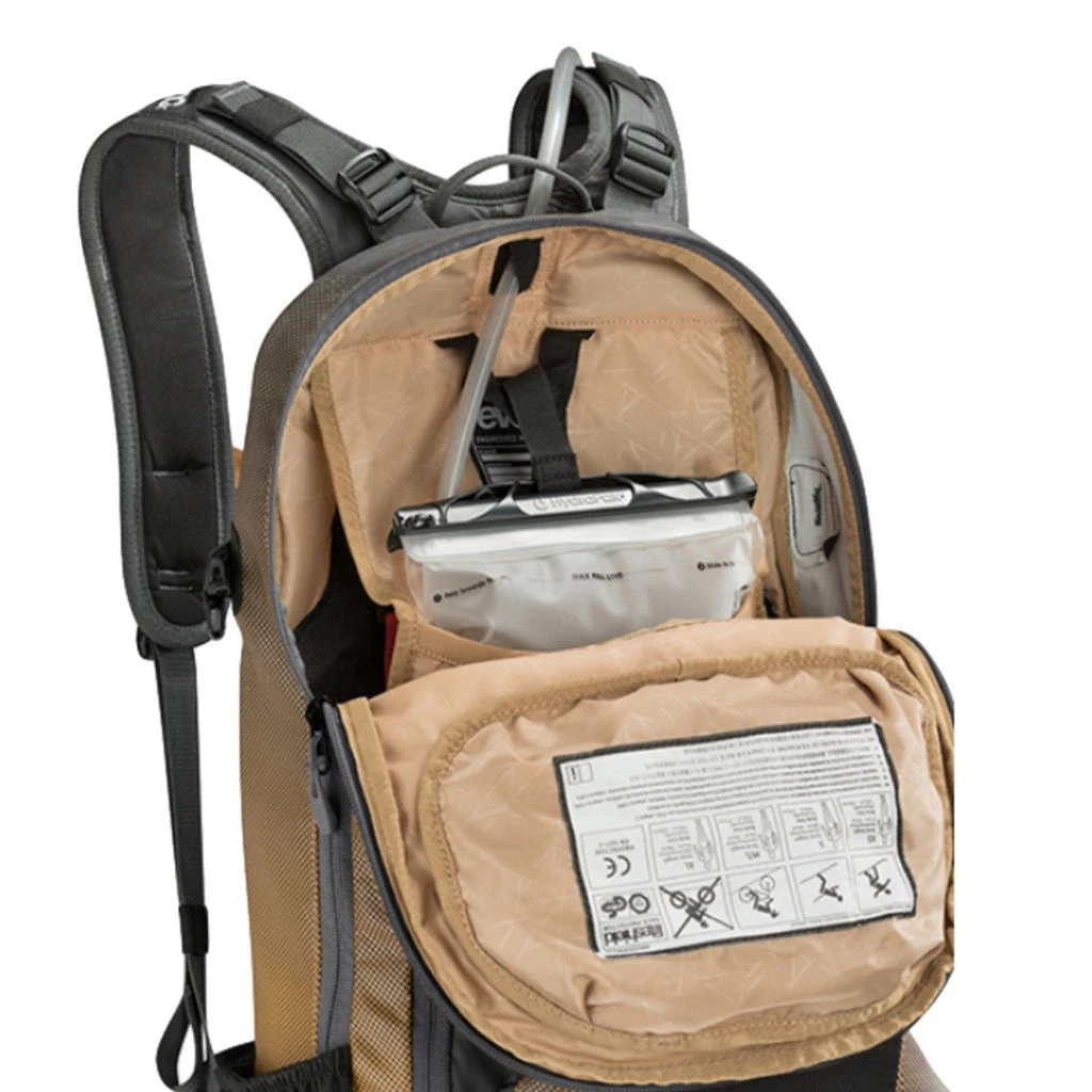 EVOC FR ENDURO 16L RED 5 EVOC FR ENDURO 16L RED – Bild 5